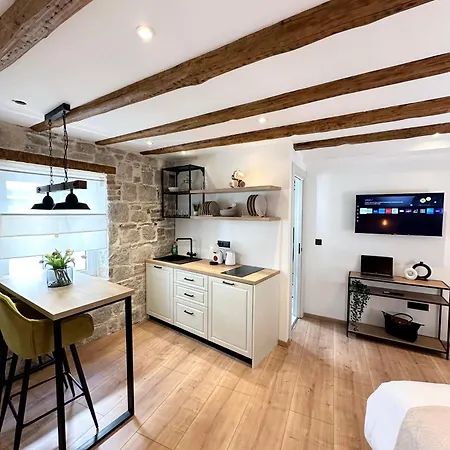Dani Apartment- Heart Of